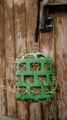 Hračka pro koně na seno HIPPOTONIC