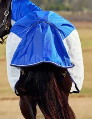 Nepromokavá deka se síťovinou Weatherbeeta ComFiTec Duo Shield Detach-A-Neck, 1680D