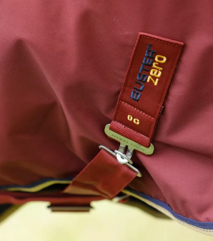 Nepromokavá výběhová deka pro koně Premier Equine Buster Zero s krčním dílem 0g 145cm