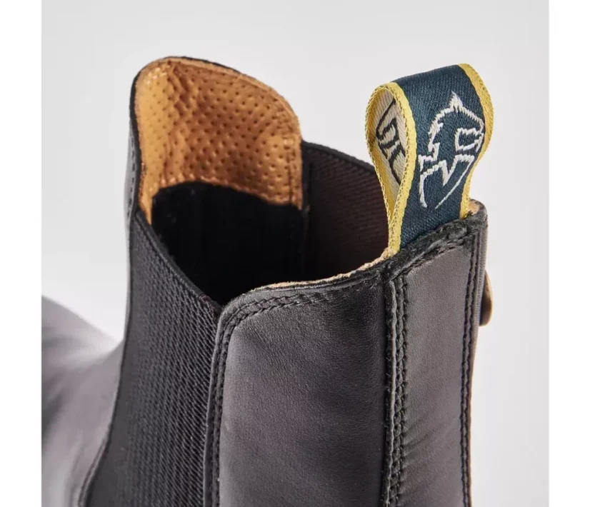 Kožená jezdecká pérka SHIRES MORETTA Lucilla