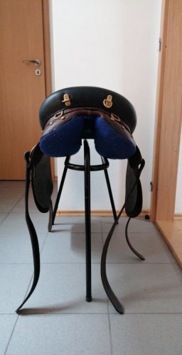 RANDOL'S TOPSTITCHED STOCK SADDLE WITH HORN