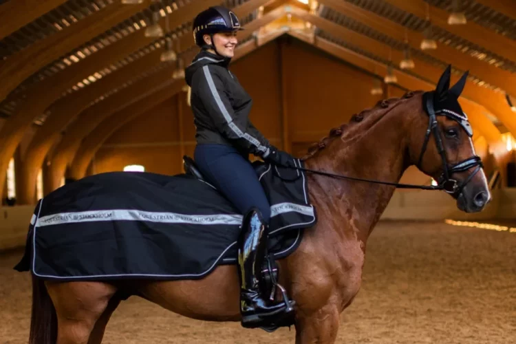 Bederní deka Equestrian Stockholm Luminous Black