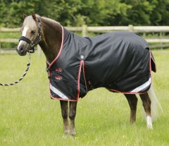 Nepromokavá deka pro pony s vyšším krkem Premier Equine Buster Hardy 100g