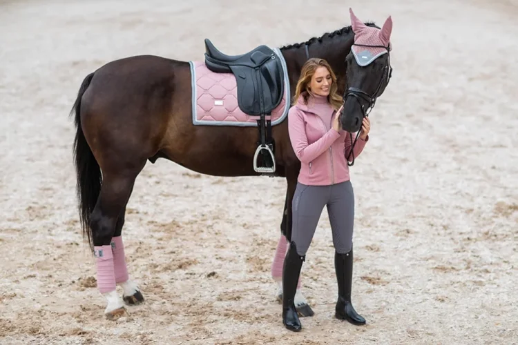 Drezurní podsedlová dečka Equestrian Stockholm Pink Crystal