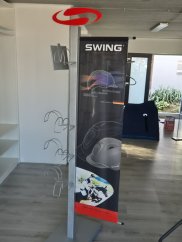 Stojan na přilby - VÝSTAVNÍ KUS