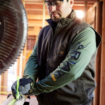 Pracovní oděvy Ariat – styl, výkon a pohodlí pro každý den