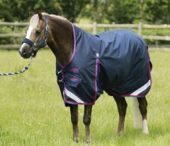 Nepromokavá deka pro pony s vyšším krkem Premier Equine Buster Hardy 0g