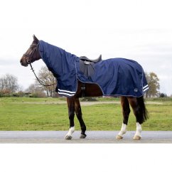 Nepromokavá reflexní jezdecká pláštěnka pro koně podložená fleecem a s odnímatelným krkem