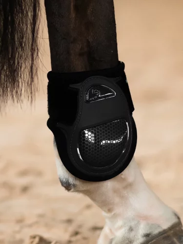 Equestrian Stockholm Black Edition graters