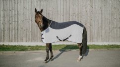 Síťová deka s plnými zády Equitheme Flycool Standard
