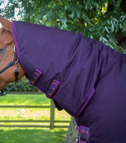 Nepromokavá výběhová deka pro koně Premier Equine Buster Storm s krčním dílem 420g
